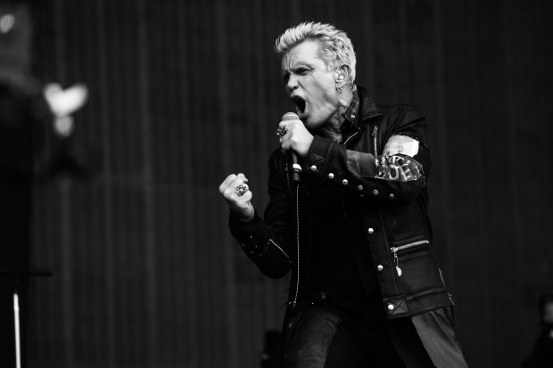 Billy Idol by Roger Ho